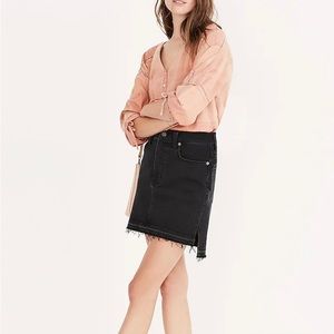 Madewell Step-Hem Jean Skirt in Washed Black
